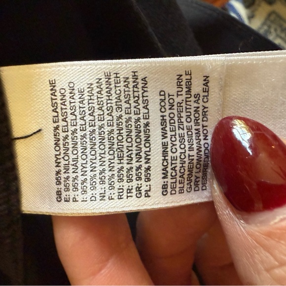 The North Face Aphrodite v-tank black dress - Picture 6 of 7